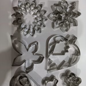 STAINLESS STEEL PORCELAIN COOKIE CUTTER SET